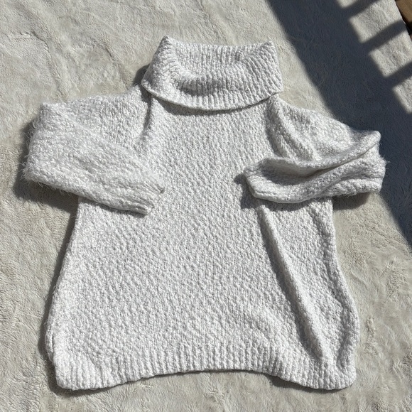 Reaction Kenneth Cole Textured Knit Top Size XL | Cozy Layers | Minimalist Chic - Picture 1 of 7